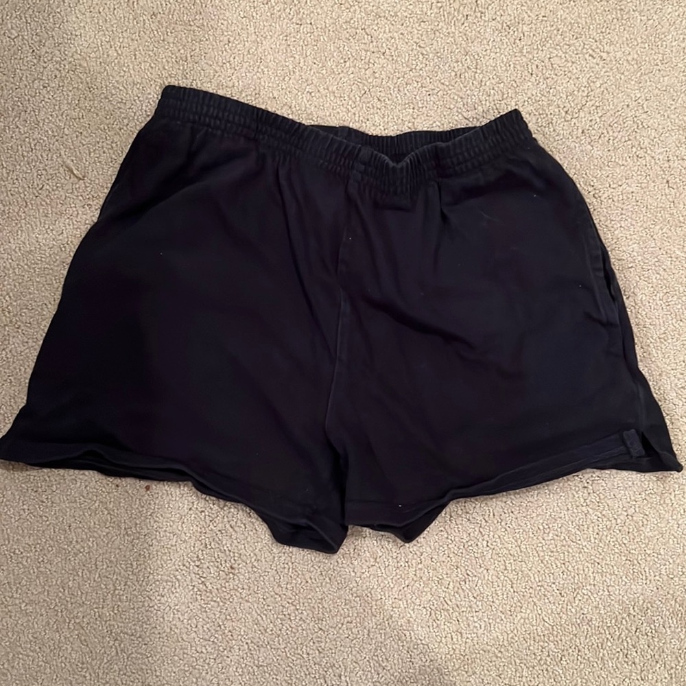 Brandy Melville Rosa Shorts